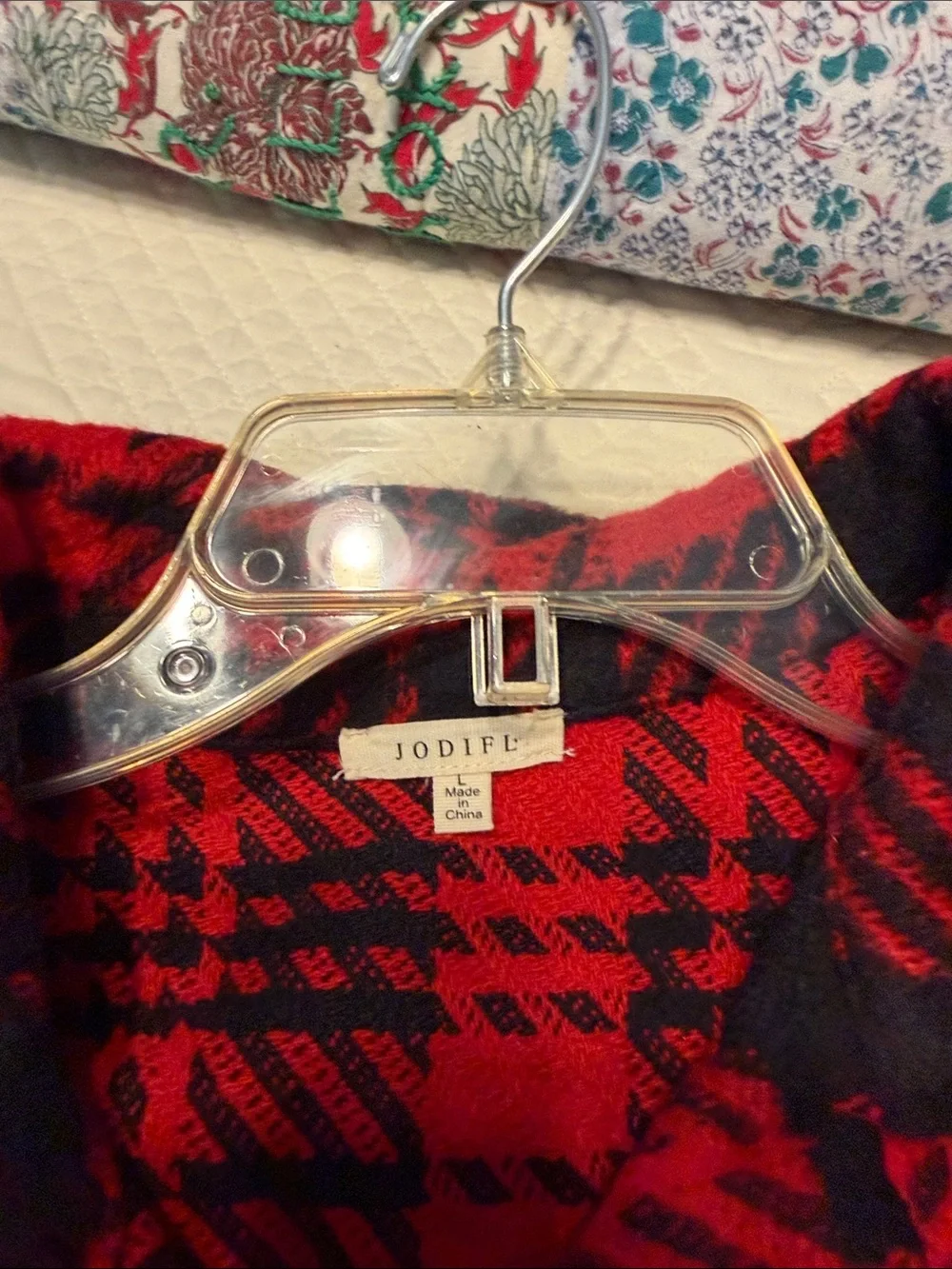 JODIFL Red and Black Graphic Knit Crewneck Sweater